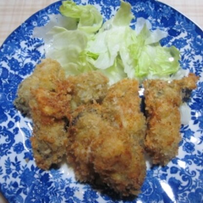 今日は～♪
冷凍カキフライで検索し、美味しい食べ方に巡り合えました。外はからりと中はジューシーに揚がり、美味しくいただきましたごちそうさまでした(*^_^*)